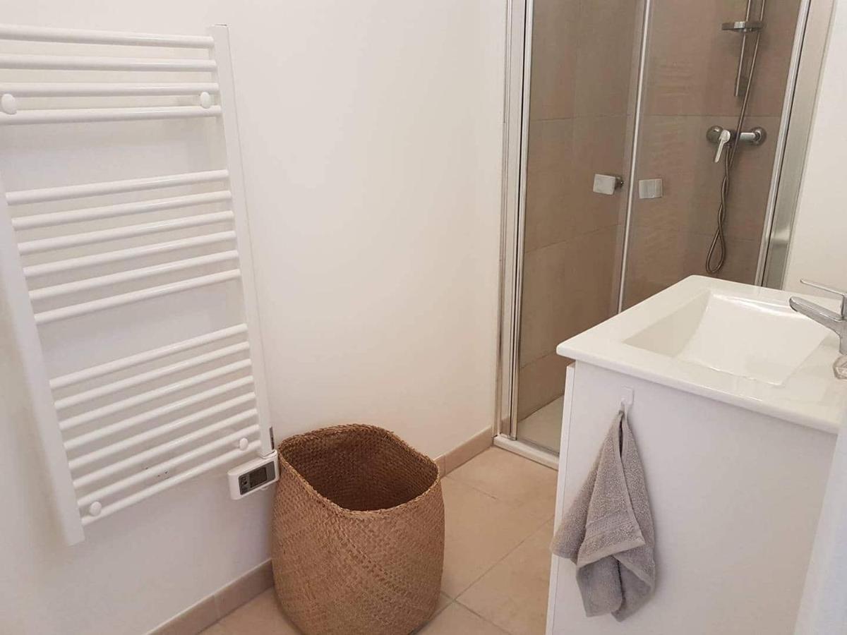 Marine De Bravone T2 Terrasse Front De Mer - Plage Pieds Dans L'Eau - Clim - Piscine - Wifi Linguizzetta Exterior foto